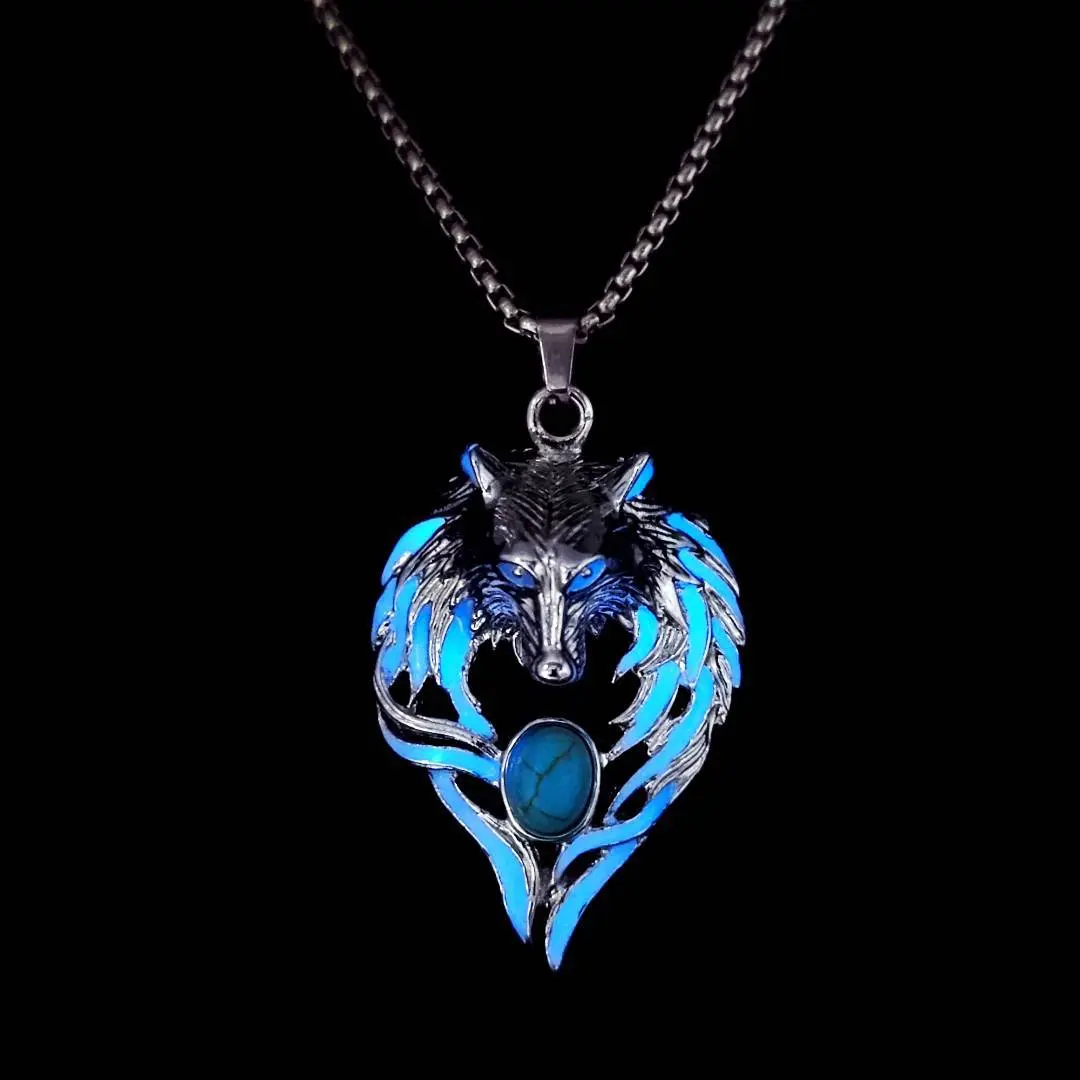 Retro Turquoise Rhinestone Wolf Totem Necklace For Men, Dark Glow In Dark Wolf Head Pendant European Hip Hop Streetwear Statement Jewelry birthstones y2k accessories day collars simple gift 18-28 inch present good luck curb chain personalize