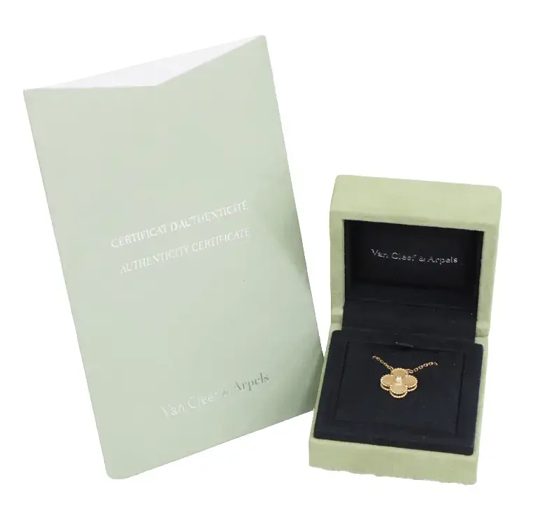 Pre-owned Van Cleef & Arpels 18k Holiday Vintage Alhambra Necklace YEAR 2018