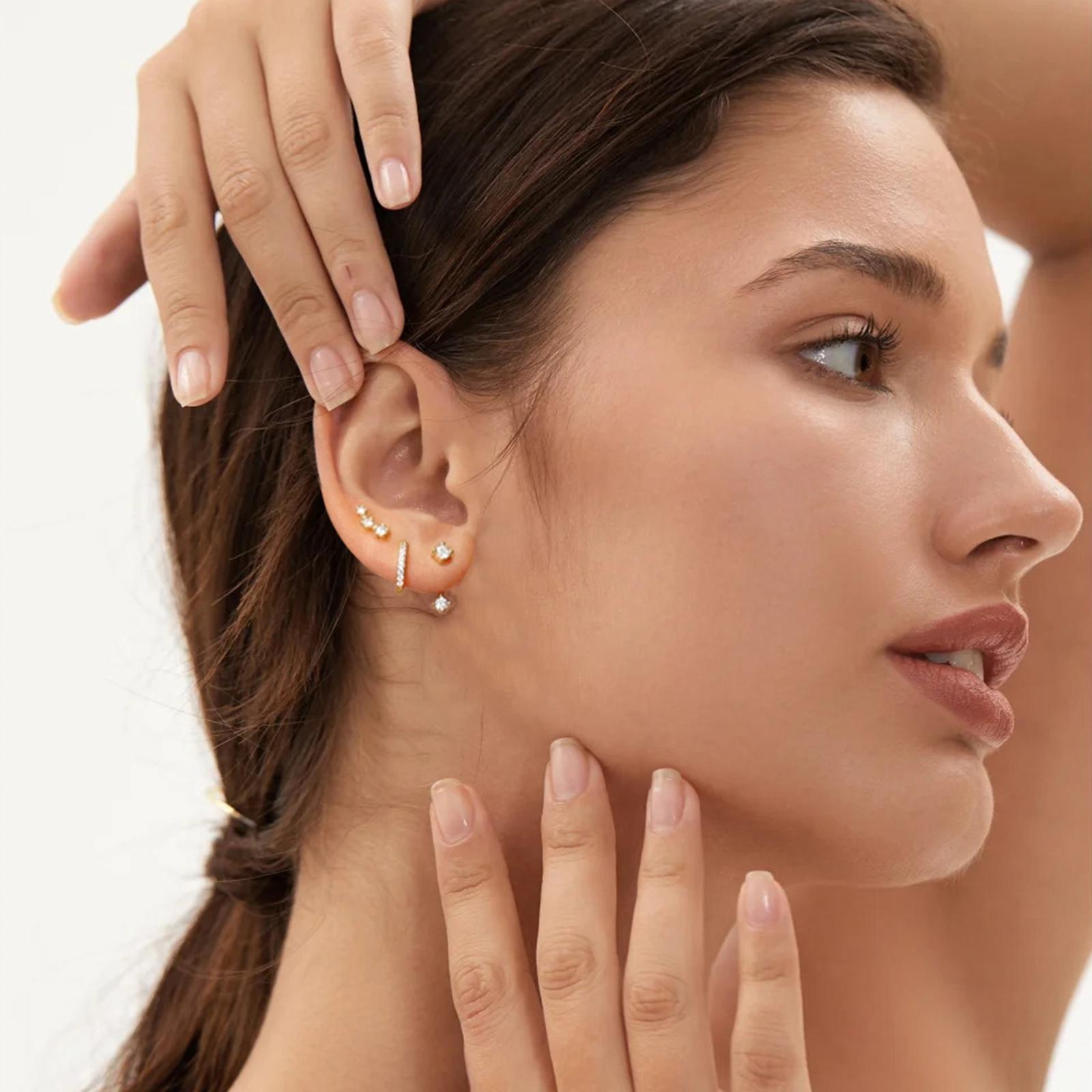 17KM 8pcs Small Gold Hoop Earrings for Women, 14K Gold Plated, Lightweight, Hypoallergenic Huggie Hoops for Multiple Piercing