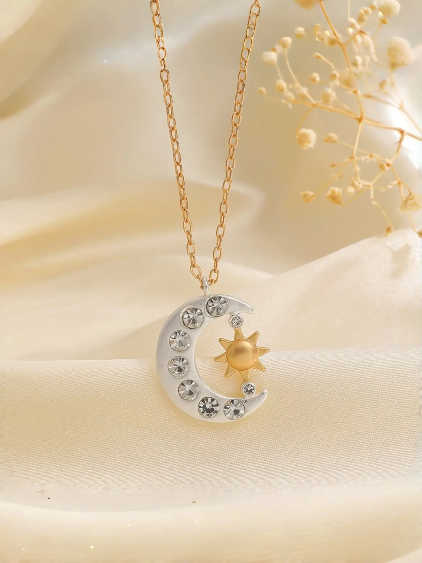 Star Moon Rhinestone Clavicle Necklace, Gold Silver Color Options, Moon Sun Design Luxurious Pendant, Fashion Accessory for Daily Wear, Charms Necklace, High End Necklace, Rhinestone Decorated Necklace