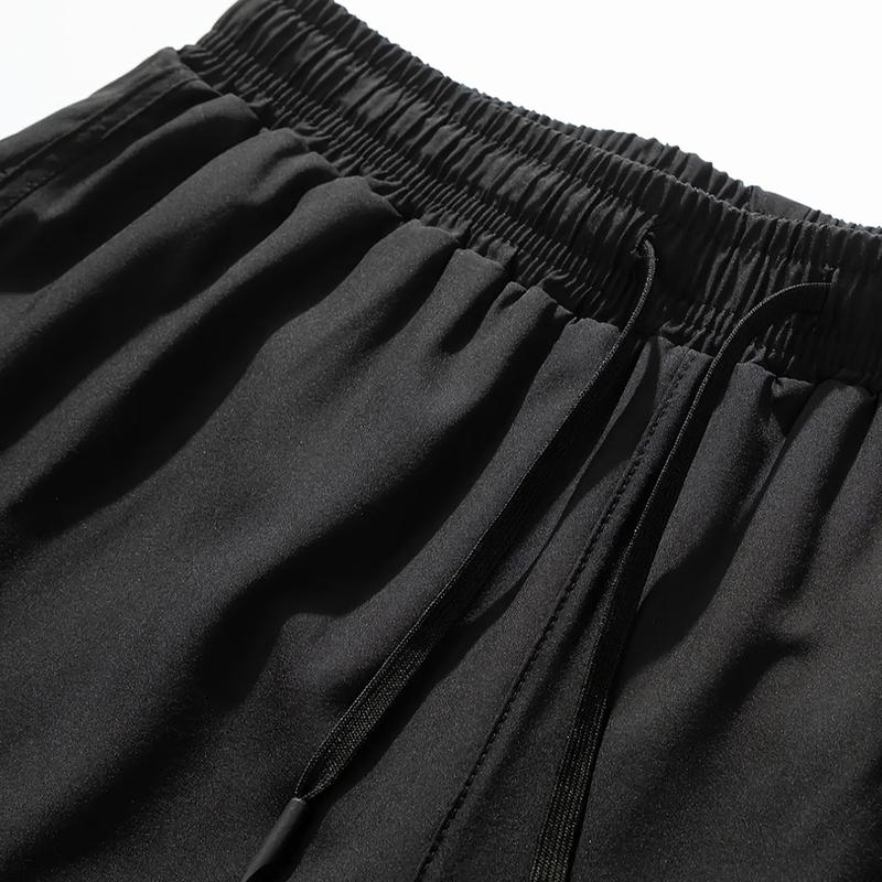 Men's two-piece double-layer sports shorts in solid color, with multiple pockets, suitable for fitness, running, outdoor hiking, soccer, beach and casual wear.