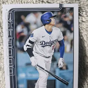 L.A Dodgers Nod & Smile