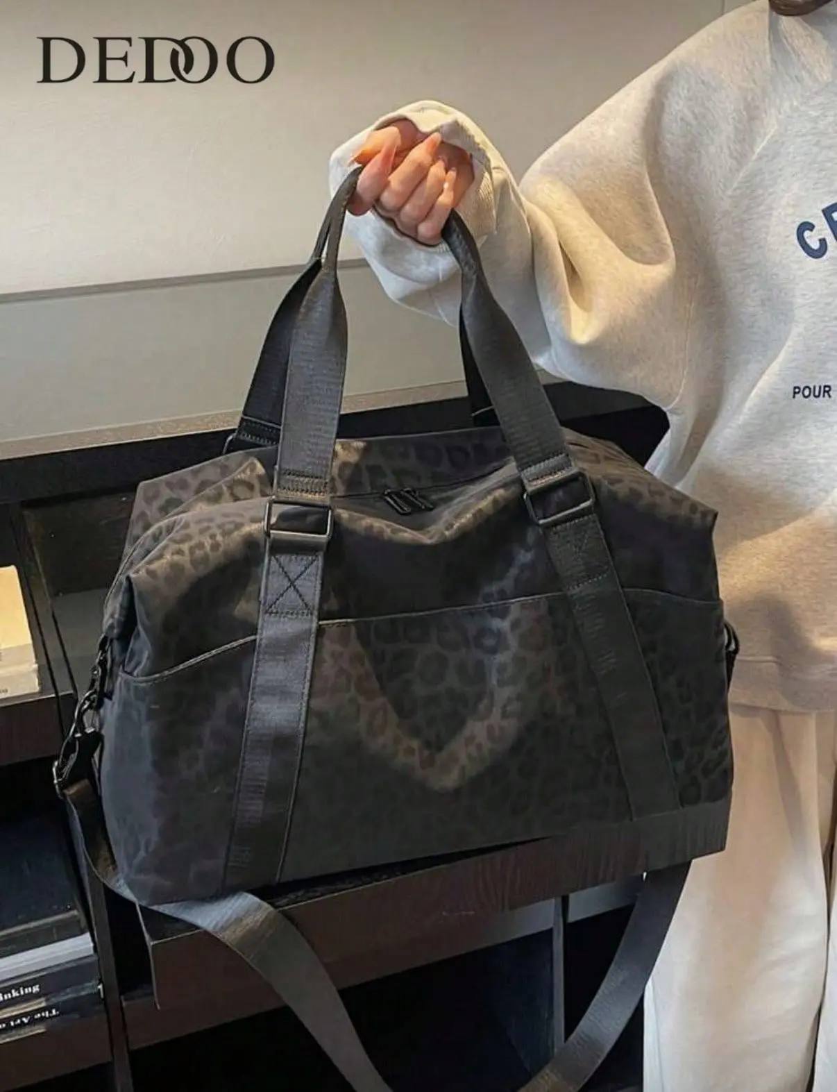 Dark Leopard Print Duffle Bag, Large Capacity Water Resistant Weekender Travel Bag, Multi Pocket Sports Gym Handbag with Detachable Crossbody Strap, Casual Overnight Carryall Luggage Bag, Stylish & Functional Back-to-School Bag