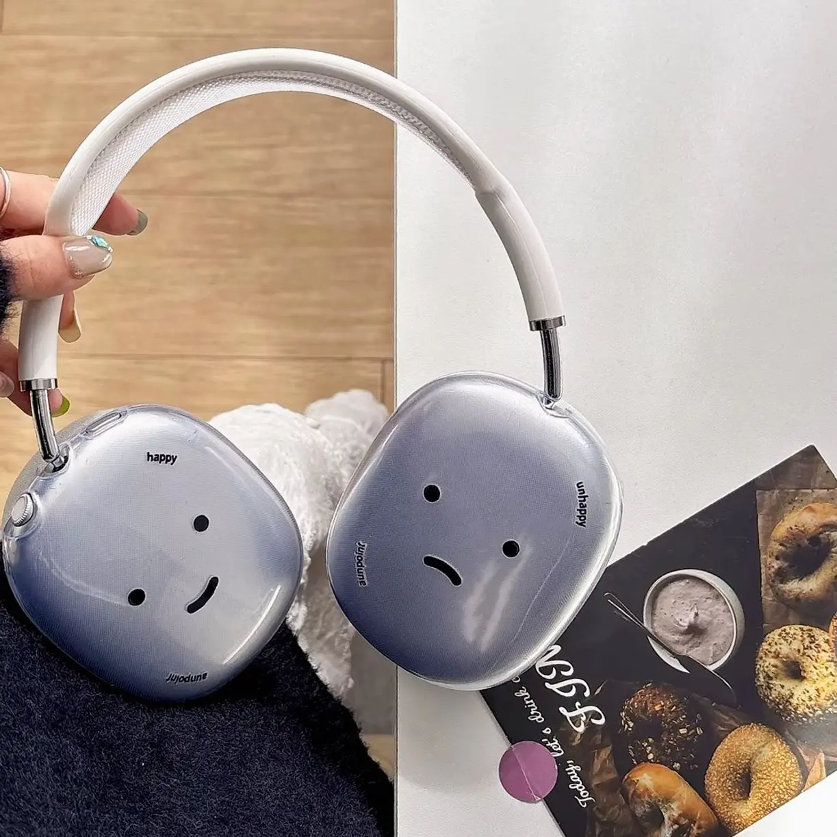 Cartoon Smiley Face TPU Headphone Cover for AirPods Max - Durable, Trendy Headphone Accessories, Protective Ideal Gift for Music Lovers