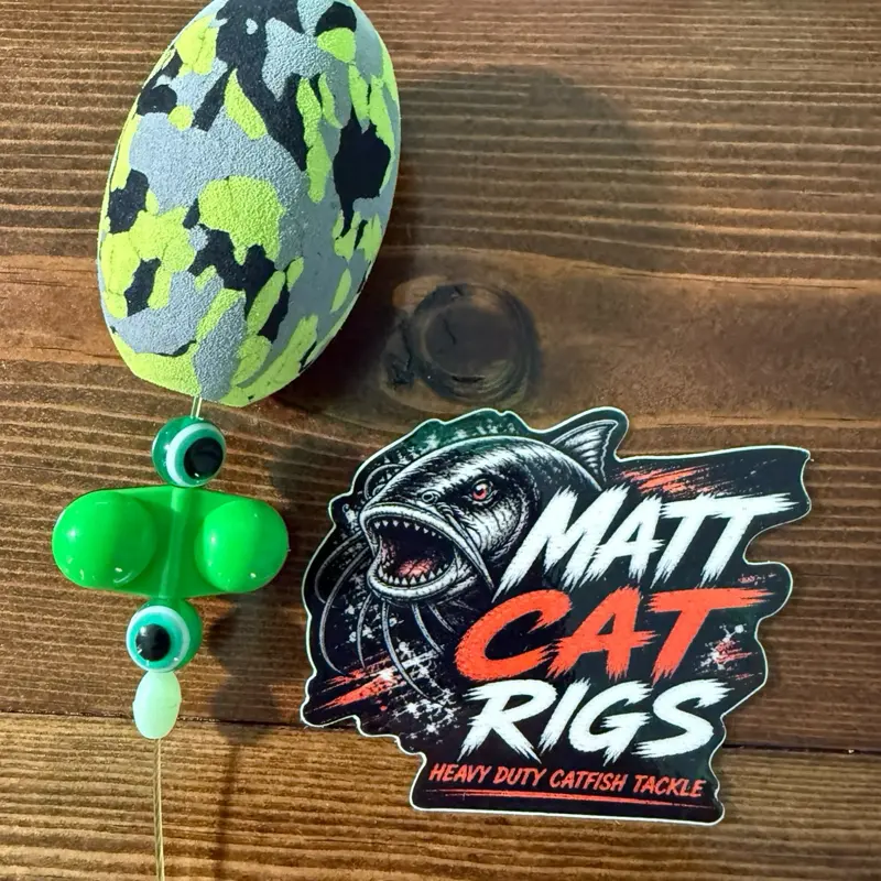 Matt Cat Rig Green Camo EVA Foam Egg Float with 8/0 Gamakatsu Circle Hook bi-color rattle