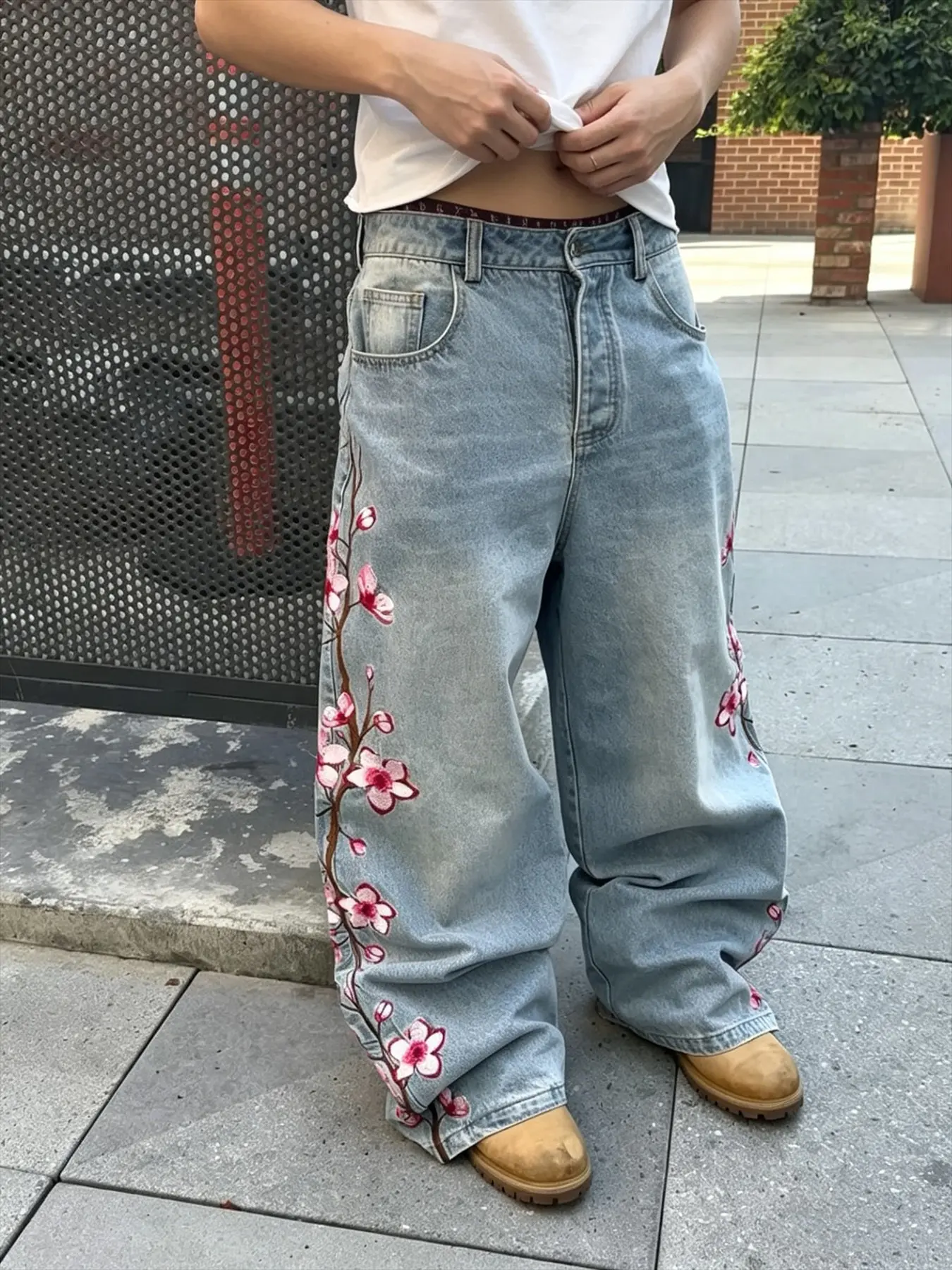 New Floral Embroidered Loose-Fit High Waisted Jeans, Vintage Washed Wide-Leg Denim Pants, Light Blue Casual Trousers, All Seasons Wear
