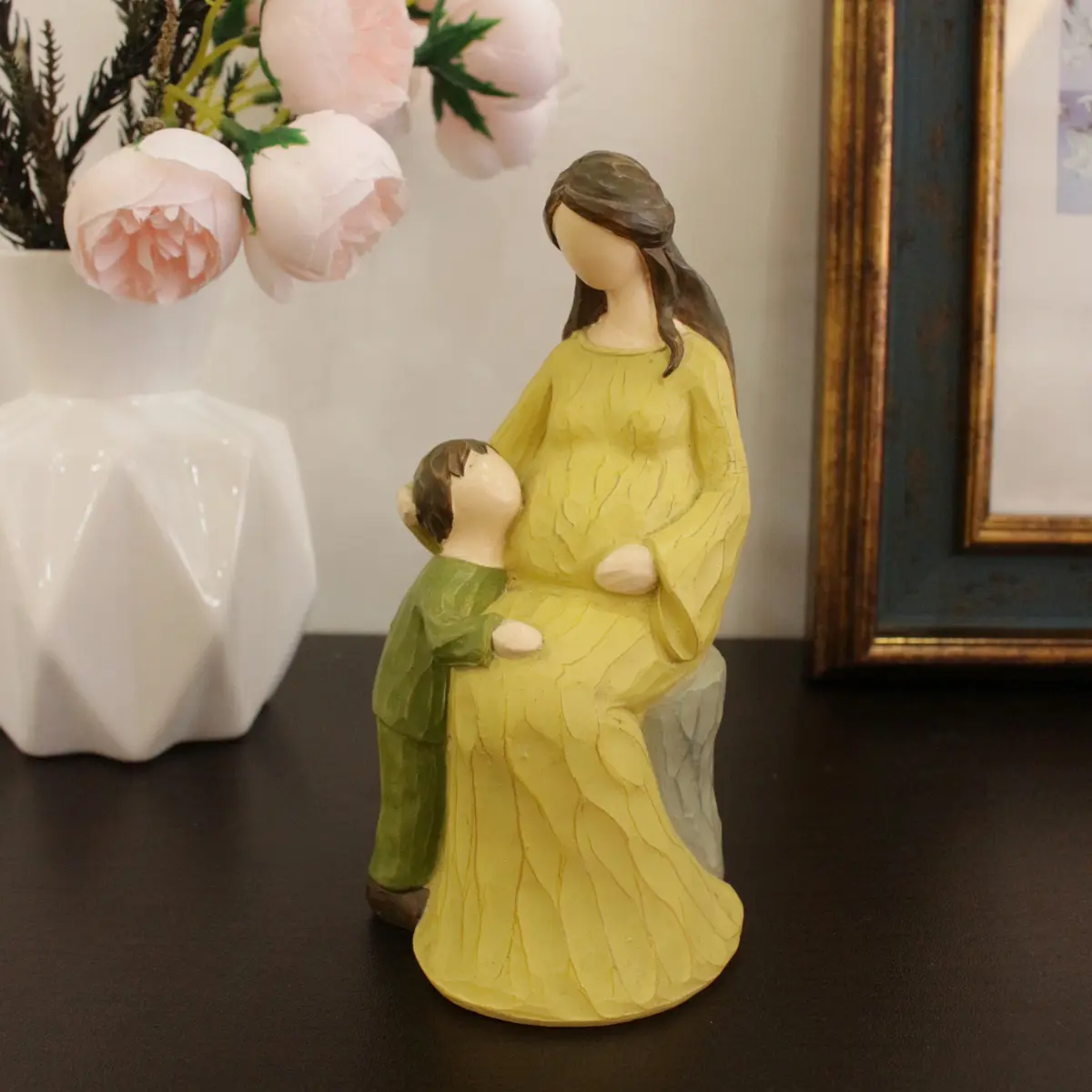 Art Resin Mother and Child Hug Statue, Home Decor Art Sculpture, Multi-Purpose Desktop Display, Perfect for Mother's Day Anniversary Gifts