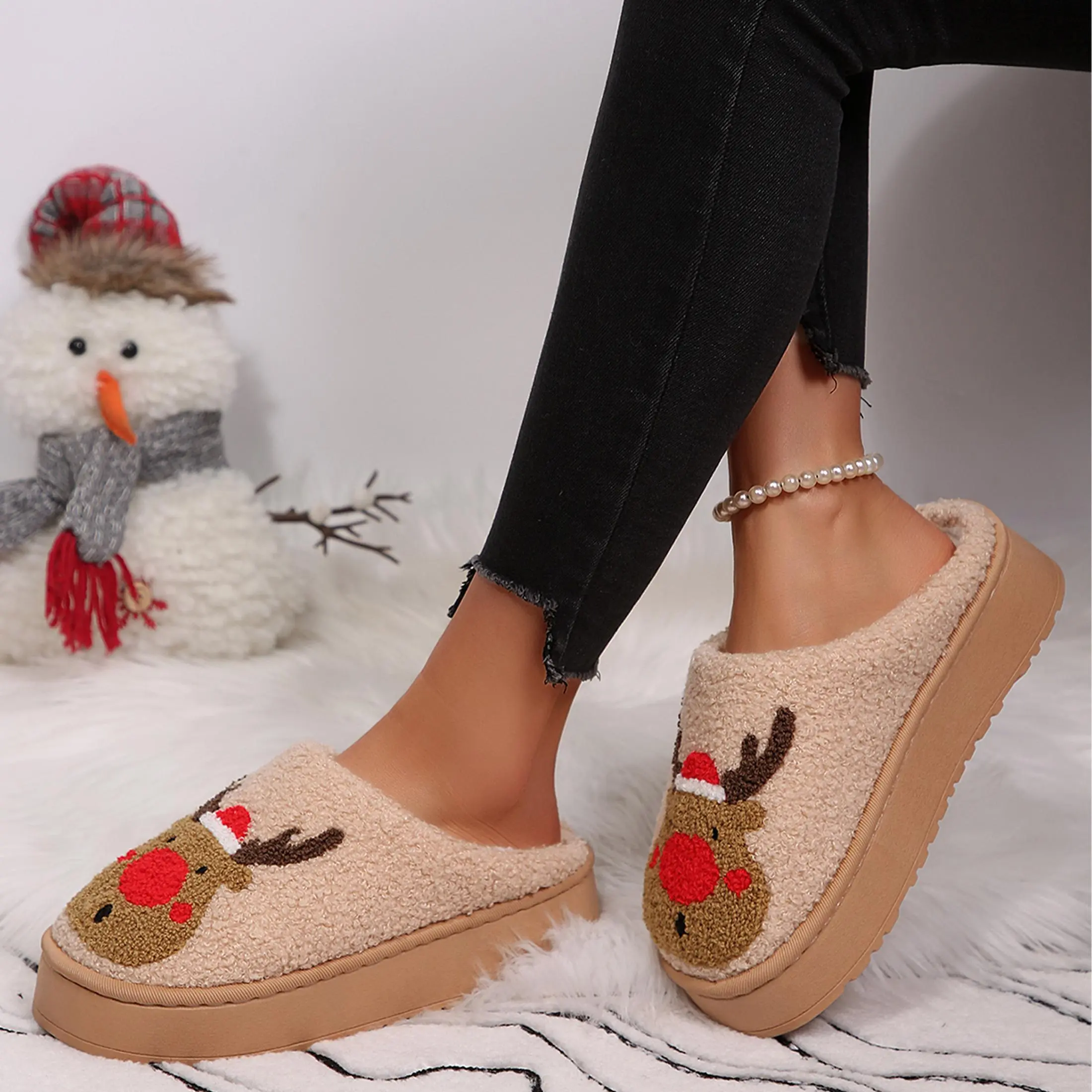 Winter Cozy Reindeer Slippers for Women Fuzzy Memory Foam House Slippers Christmas Gifts Indoor Outdoor Shoes