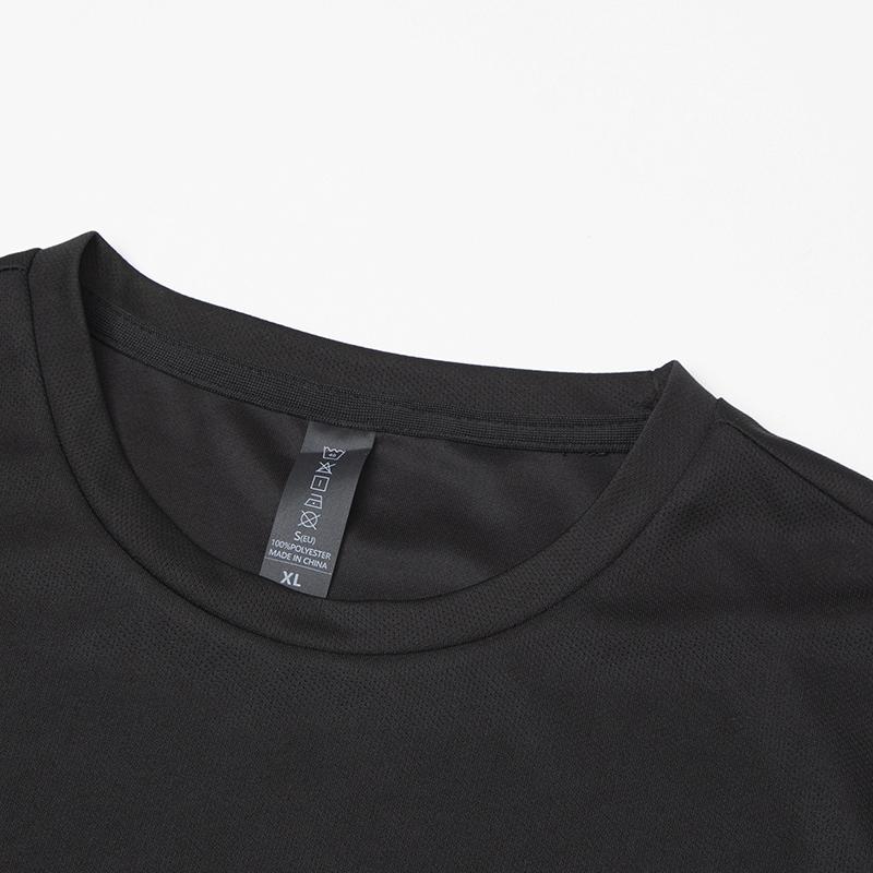 Men's spring/summer two-piece running set made with moisture-wicking, breathable, quick-dry fabric (short-sleeve shirt and shorts).Perfect for gym workouts, outdoor basketball, hiking, and mountain climbing.