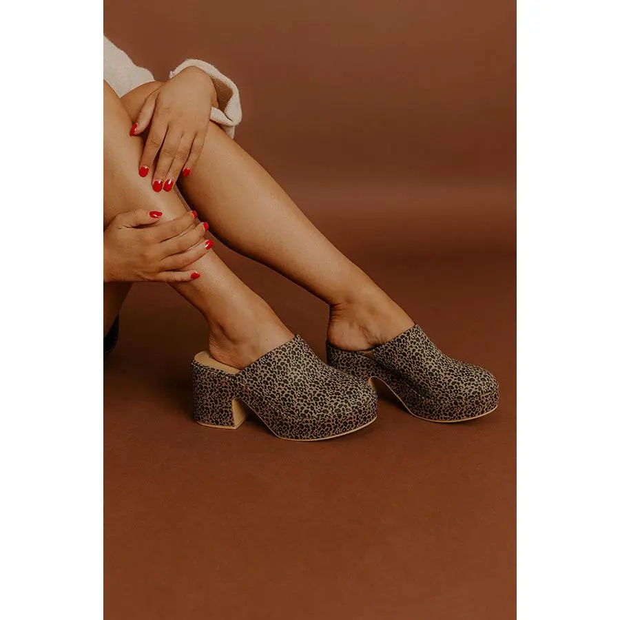 Jayde Faux Suede Platform Clog Heels in Leopard