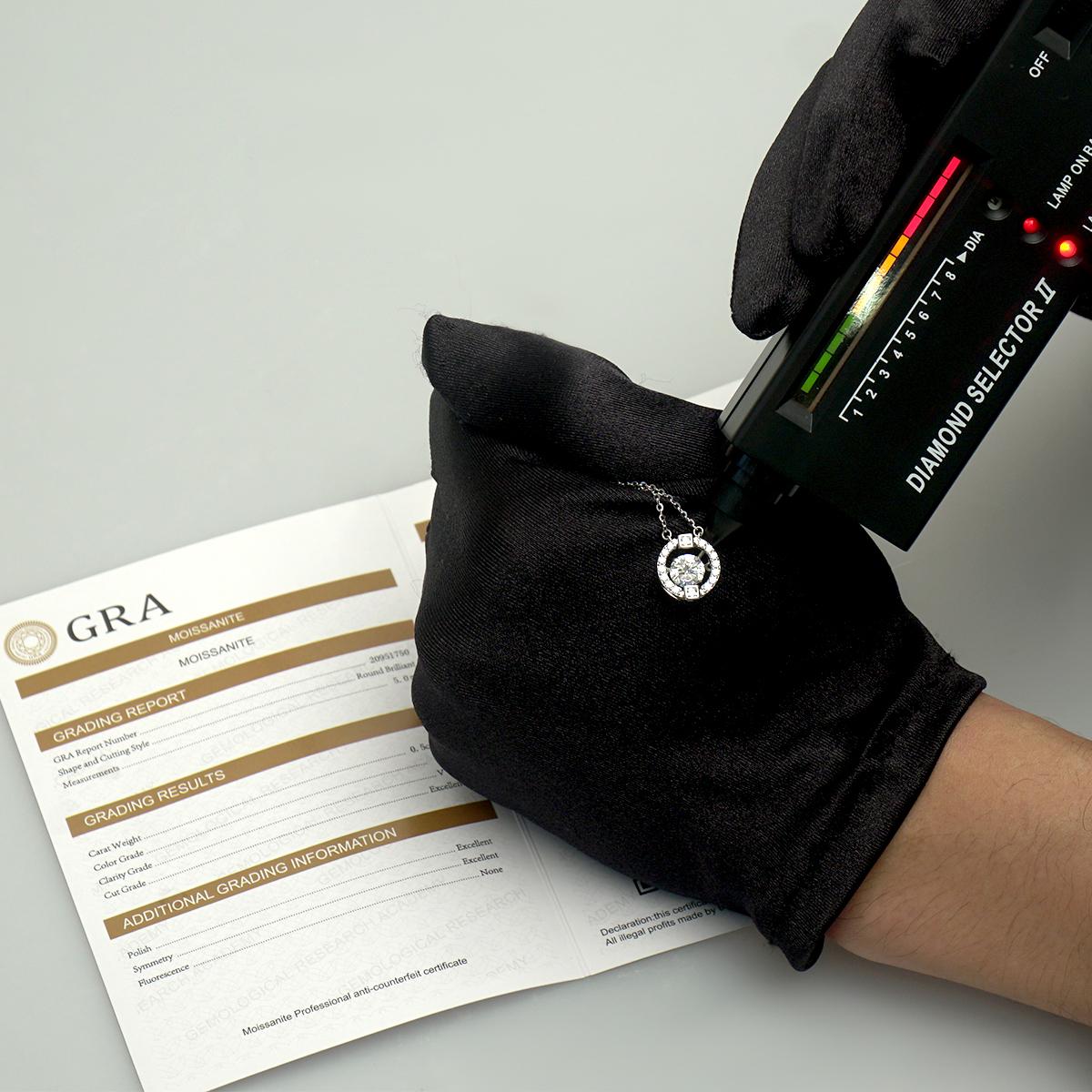 Moissanite 1ct Flickering Halo Pendant Necklace Round Moissanite Copper Necklace Chain Jewelry Perfect Birthday Engagement Wedding Anniversary Gift Christmas Thanksgiving Valentine's Day Mother's Day Gifts