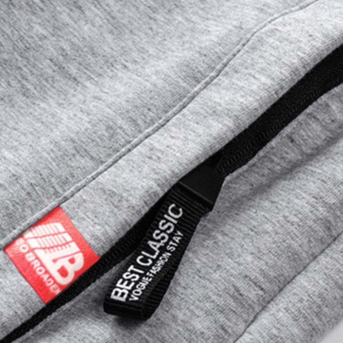 Men’s casual athletic shorts, available in four colors, made from breathable fabric with a zipper design—perfect for summer beach trips, outings, and everyday outdoor activities.