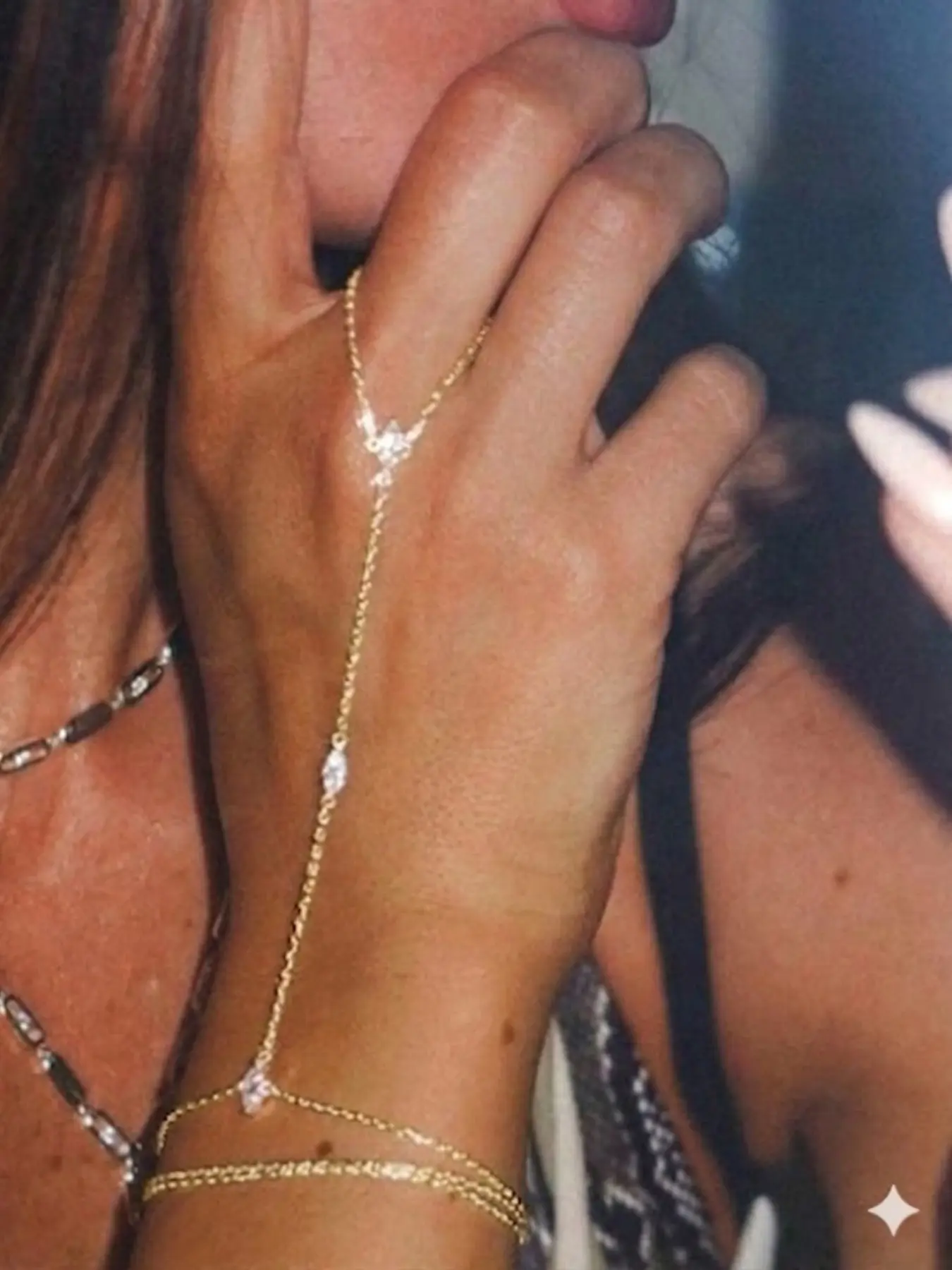 Fashion Sparkling Zircon Finger Chain Jewelry Bracelet with Synthetic Coloured Gemstones, Perfect for Daily, Holiday, and Special Occasion Gifts, Copper Chain Bracelet