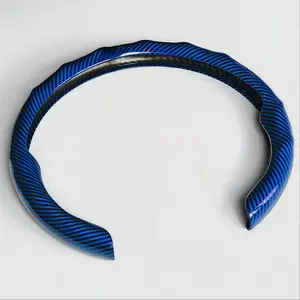 Carbon Fiber Texture Laser Steering Wheel Cover, Universal Fit for Cars, Four-Season Non-Slip Safety Ice-Cooling Summer Sun Protection Heat Insulation Cooling, Integrated Design