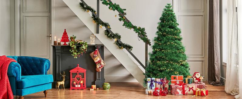 Pre-lit Artificial Christmas Tree with Branch Tips 250 Incandescent Lights Foldable Base for Home Office Party Green White Snow Flocked Design