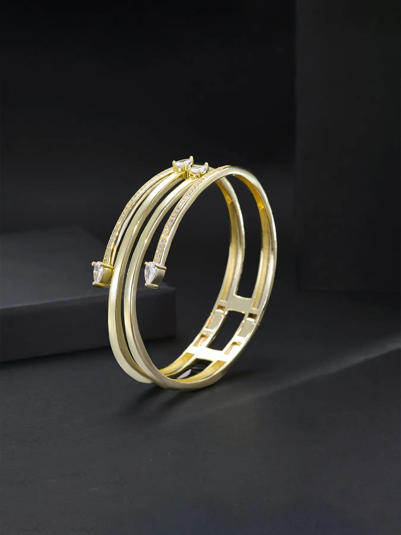 1PC ICED CHICS hip-hop open bracelet, trendy stack bangle, snake-shaped bracelet, versatile accessory, suitable for both men and women, for dates, birthdays, and as a gift