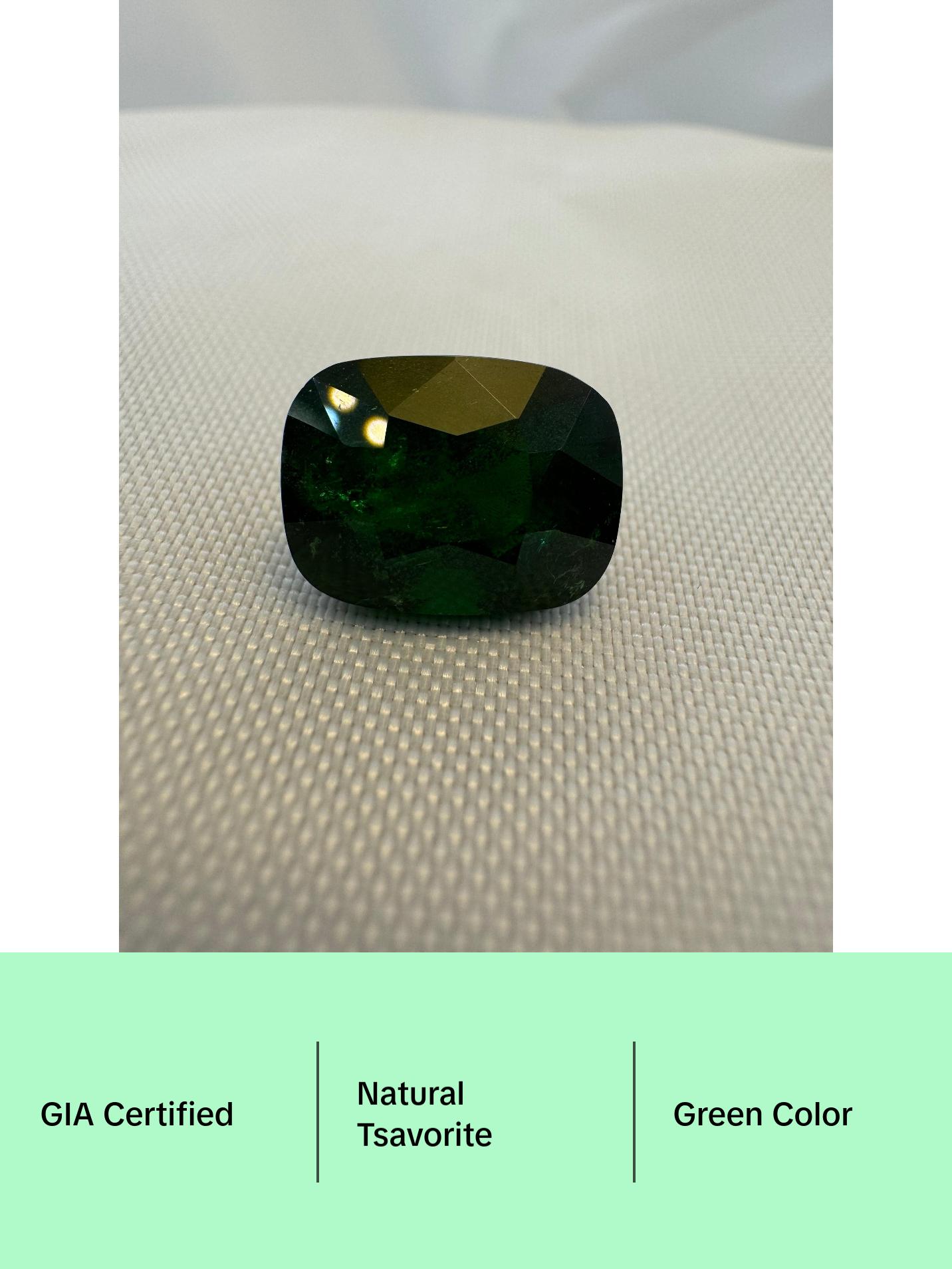 GIA certified Natural Tsavorite Garnet (Green) - 6.63ct - Rectangular Cushion