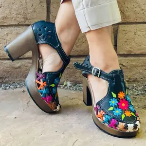 Tacon de piel  $45 Mexican Shoes, huaraches handmade sneakers, Walk with style Flatform Women shoes, handcrafted huaraches