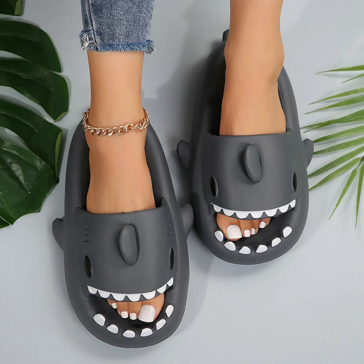 Women's Summer Cartoon Shark Slippers Thick Sole Open Toe Beach Pool Slides