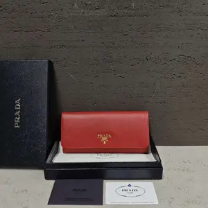 Pre-owned PRADA As Shown Clutches & Wristlets SH 0620 Wallet 03.06