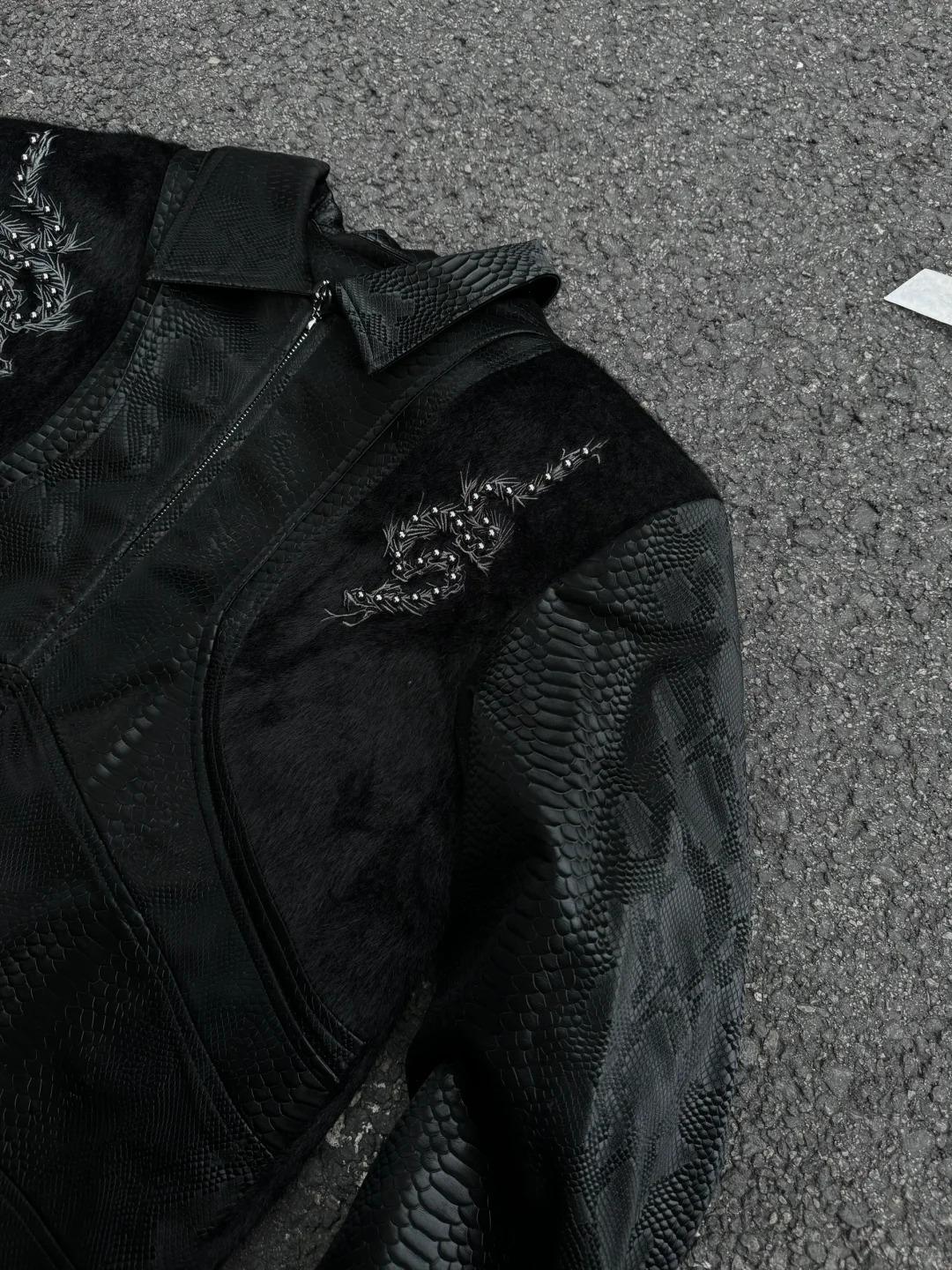 Men's Snakeskin Embossed Leather Jacket, Oversized Moto Biker Coat, Gothic Punk Streetwear Zip-Up Outerwear, Vintage Motorcycle Jacket with Textured Panels, Casual Loose Fit Long Sleeve Fall Winter Fashion, Y2K Rock Style Men's Jacket, Night Out Look