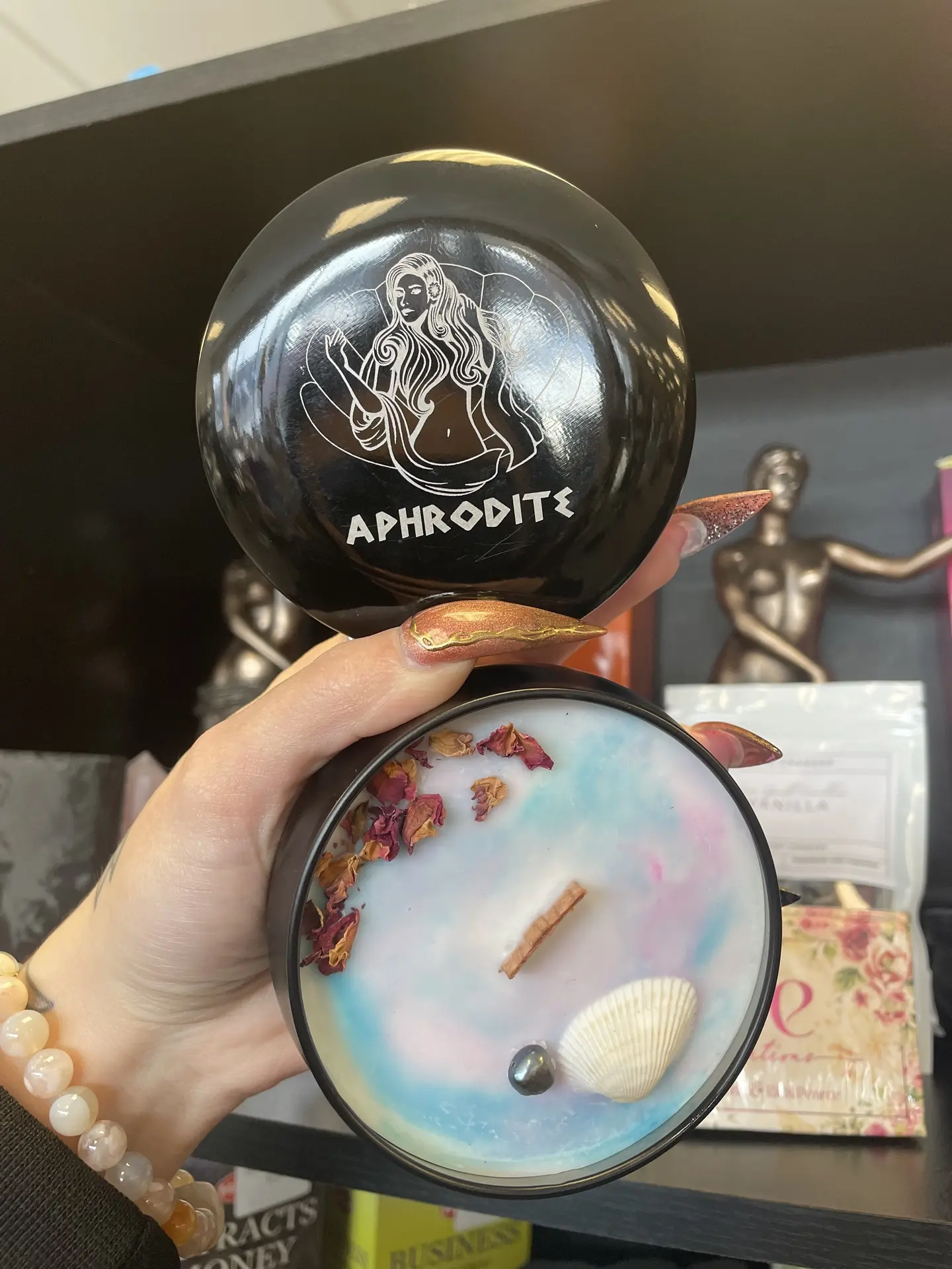 Goddess Elite Aphrodite Scented Aromatherapy Candle - 1 Piece, 4x4x3-in Feminine Floral Fragrance, Contemporary Home Decor, for Daily Calming Relaxation & Empowering Atmosphere, Decoration