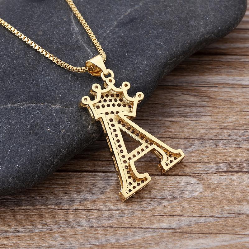 Aesthetic Luxury Copper Zircon A-Z Crown Alphabet Pendant Chain Necklace Hip-Hop Style Fashion Woman Man Initial Name Jewelry Gift for Girl Women Couple
