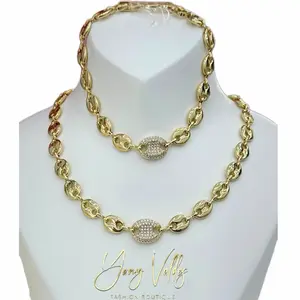 gold plated GG set necklace and bracelet with circonia stone. (It's not real gold)