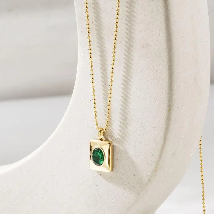 Green Crystal Square Pendant Necklace, Square Shape Costume Jewelry with Crystal Accent, Stainless Steel Chain for Everyday Wear