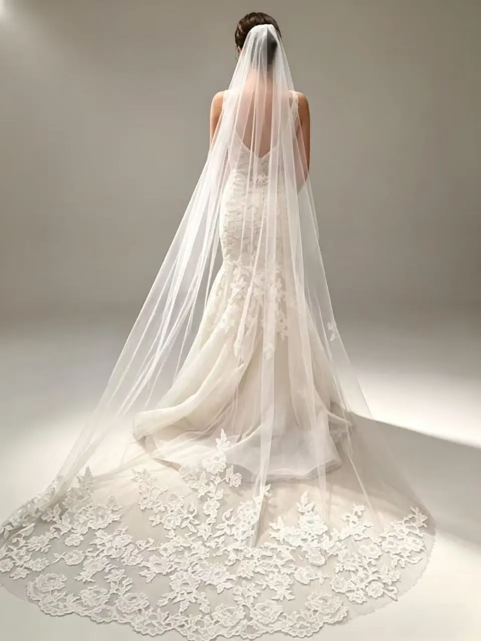 Bride Veil - 1-Tier Cathedral Trailing Wedding Veil for Brides, Floral Lace Trim Long Sheer Tulle Drop with Comb, Elegant Bridal Headpiece, Trailing Veil