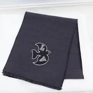Pre-owned Louis Vuitton Black Wool Scarf T10359628