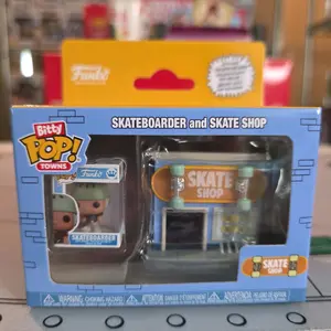 Funko Bitty Pop Towns Skateboarder & Skate Shop