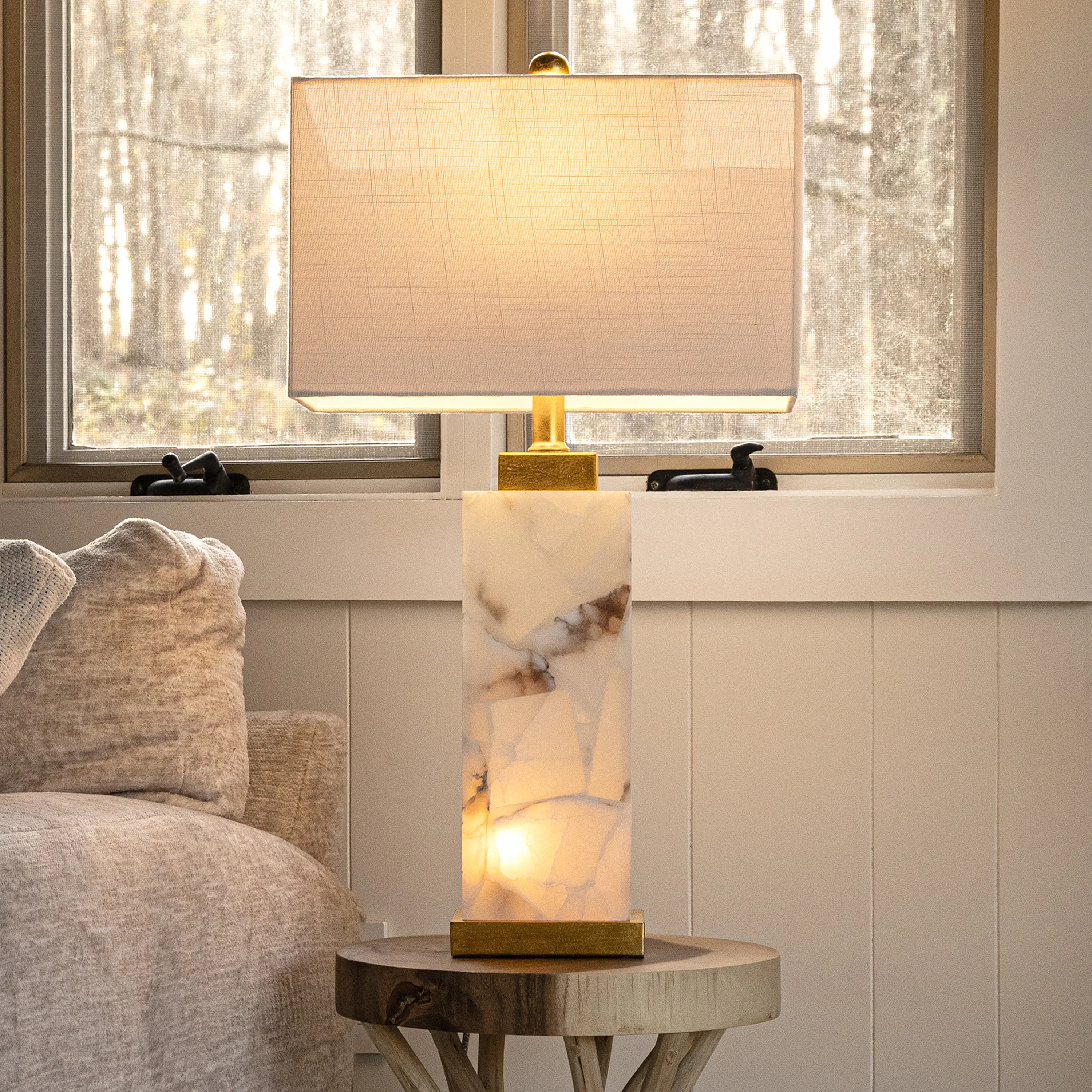 JONATHAN Y Elizabeth Alabaster LED Table Lamp - Indoor Decorative Light, Modern Mood Lighting, LED Light Bedroom, for Living Room, Foyer, Led Nightlight
