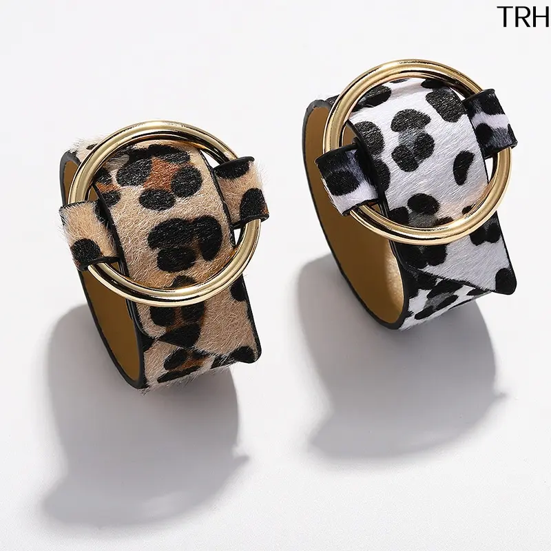 Women's Wide Cuff Bracelet - Leopard Print PU Leather, Geometric Double Gold Rings Wristband, Vintage Elegant Faux Fur Stackable Bangle, Minimalist Costume Jewelry for Casual Wear & Street Outfit, Geometric Rings, Vintage Flair