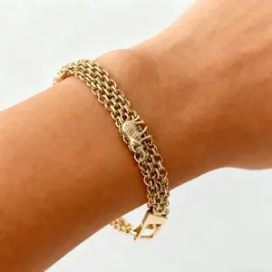 Lucky Elephant Bracelet for Women and Girls Adjustable Friendship Jewelry with Charm Design Gold Plated Symbol of Strength and Good Fortune Classic Barcelets Trendy Fashionable Accessories Couple Magnetic Heart Charm Bracelet