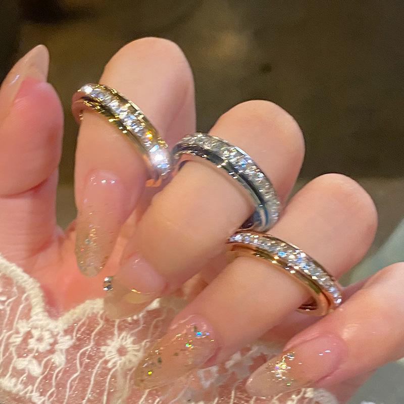 Anxiety Rings for Women and men Titanium Steel Spinner Fidget Band Rings Cubic Zirconia Relieving Anxiety Wedding Promise Lucky Rings Comfort Fit Size 5 to 10