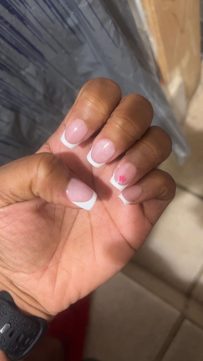 Item: 150 Pcs Pink Short Square French Tips