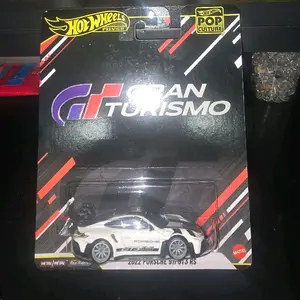 Porsche 911 GT3 RS scale diecast