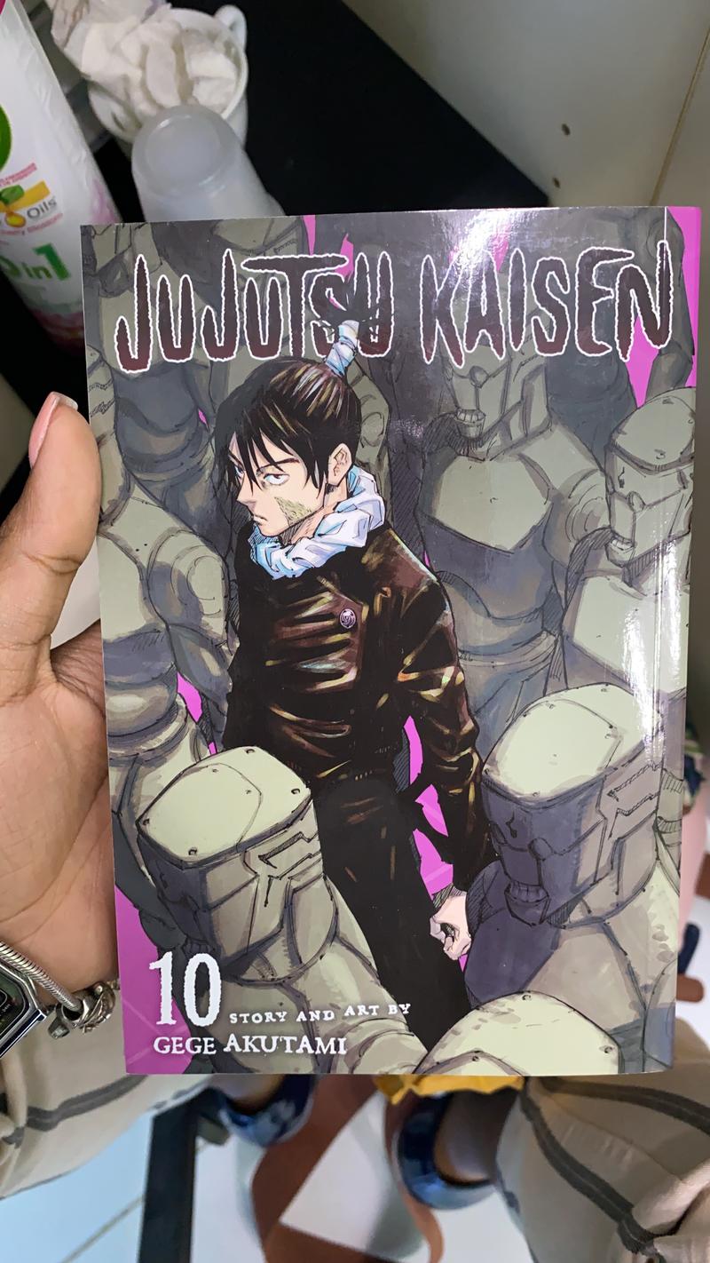 Gege Akutami Jujutsu Kaisen Vol 10 Paperback Edition Story and Art by Gege Akutami Volume 10 Comic Book Number 61