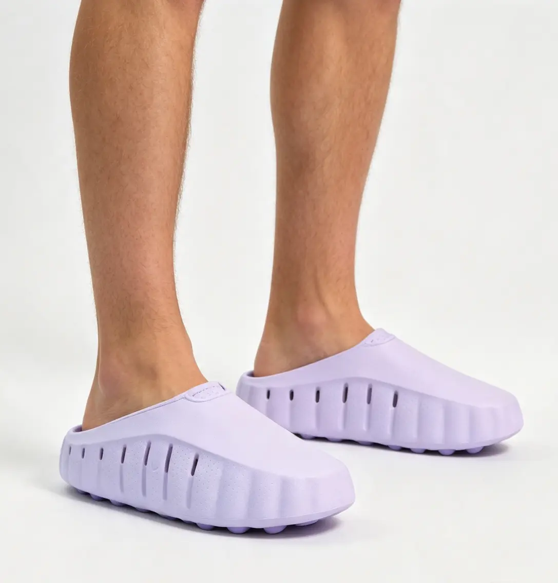 Unisex Lavender Purple Closed‑Toe Clogs Lightweight EVA Upper Purple Massage Dot Non‑Slip Thick Wavy Sole Retro Hip‑Hop Streetwear Footwear For Couple Home Outdoor Daily Walking