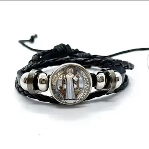 Pulsera trenzada con medalla san Benito, pulsera ajustable de cuero multicapa y cuencas para hombre y mujer