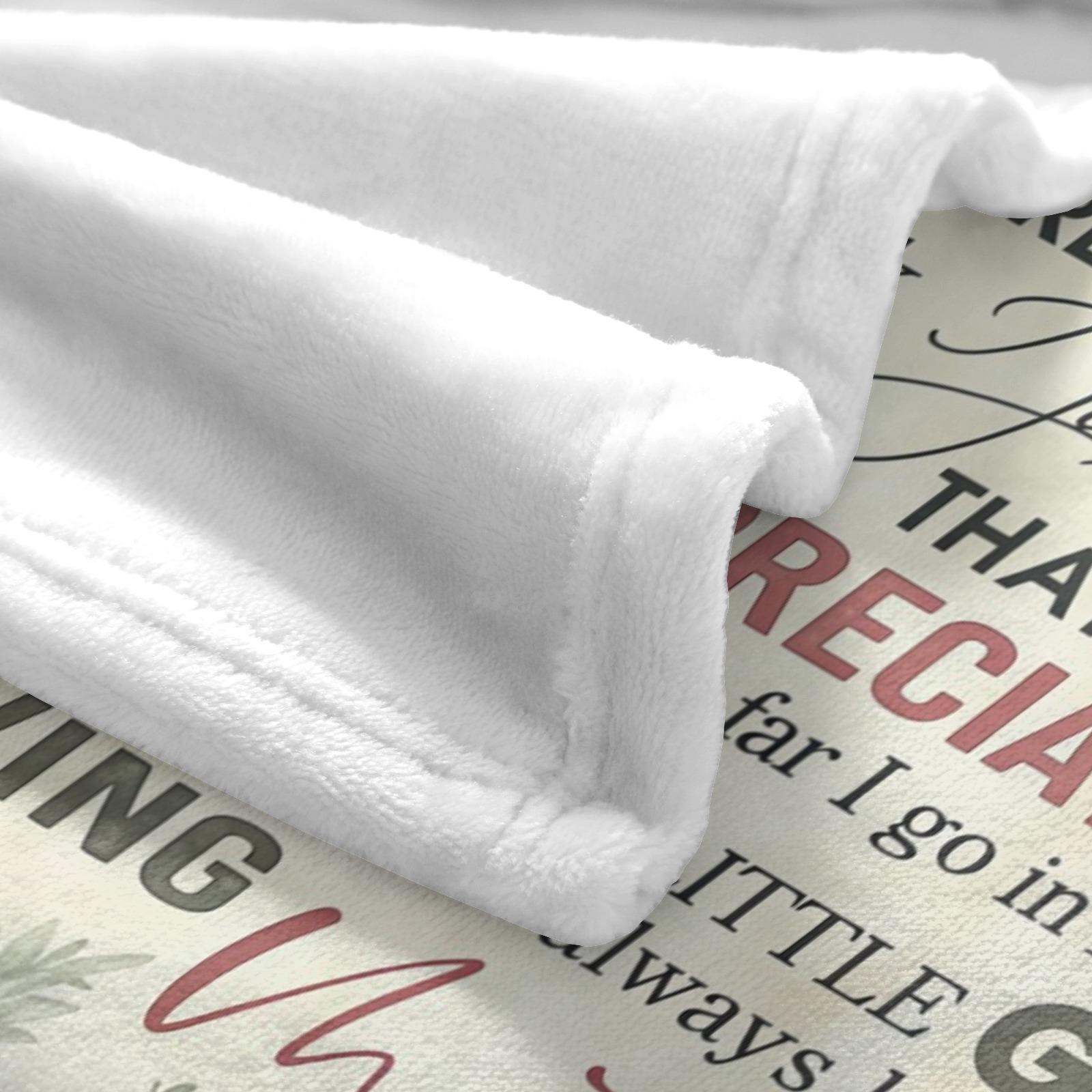 To My Mom Appreciation Flannel Blanket – Super Soft & Cozy with Heartfelt Floral Design, Perfect as a Loving Christmas Gift for Mothers, Ideal for Snuggling, Bedroom Decor or Adding Festive Grateful Warmth