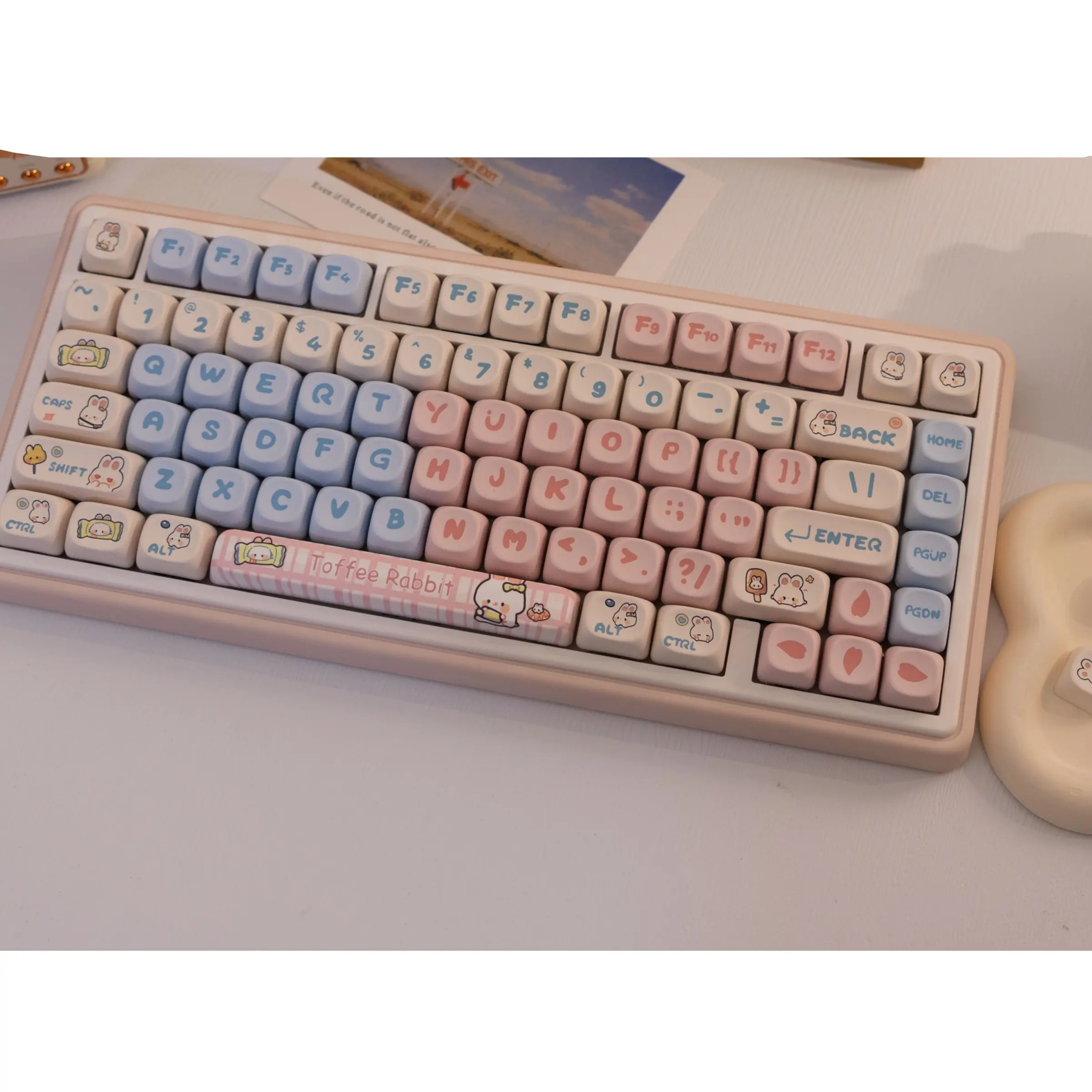 139 Key Milk Candy Bunny Theme Pbt Keycaps, Dye Sublimation Process, Moa Profile, Compatible with Mx Axis, for 61/64/68/87/96/104/108 Keyboards