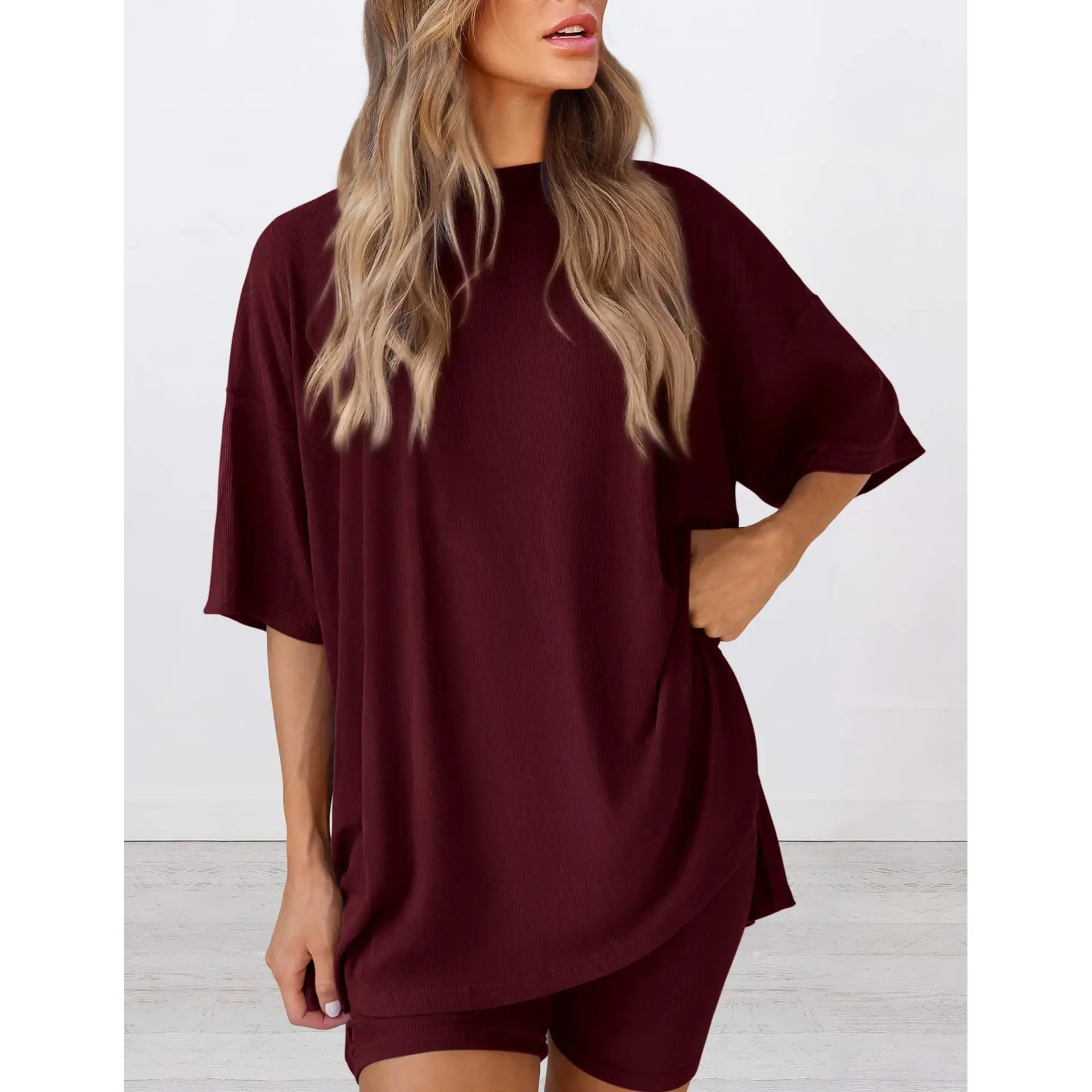 Round-neck Burgundy