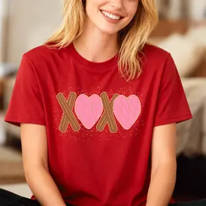 Churros Galletas De  XOXO Spanish Teacher T-Shirt Valentine's Day  T-Shirt  Teacher Life Shirt, Kindergarten Shirt, First Grade Shirt, Gift for Teacher, Children Unisex Graphic Tee with Crew Neck hearts  and  bows