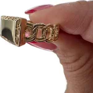 14KT Gold Personalized Plaque Ring with Intricate Chain Design and Custom Engraving Options