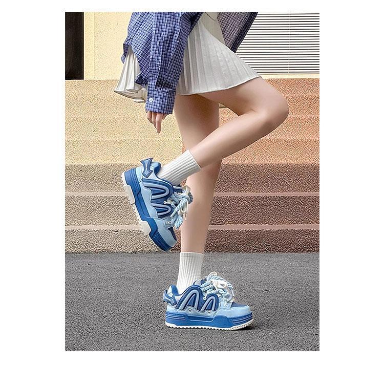 Q-AND Fashionable and Versatile Casual Sporty Skate Shoes Color-block Height-increasing street-style Sweet and Edgy Style Non-slip sole Breathable School-style Warm-keeping Thick sole Couple style Bread-style sneakers