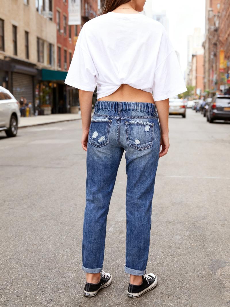 Women's Distressed Skinny Jeans with Red Santa & Reindeer Print Vintage Ripped Design Stretch Waistband for Comfort Holiday Casual Street Style Fit All Seasons Straight Cut Denim Leg Trouser Fabric Womenswear Elastic Stretchable Fitted