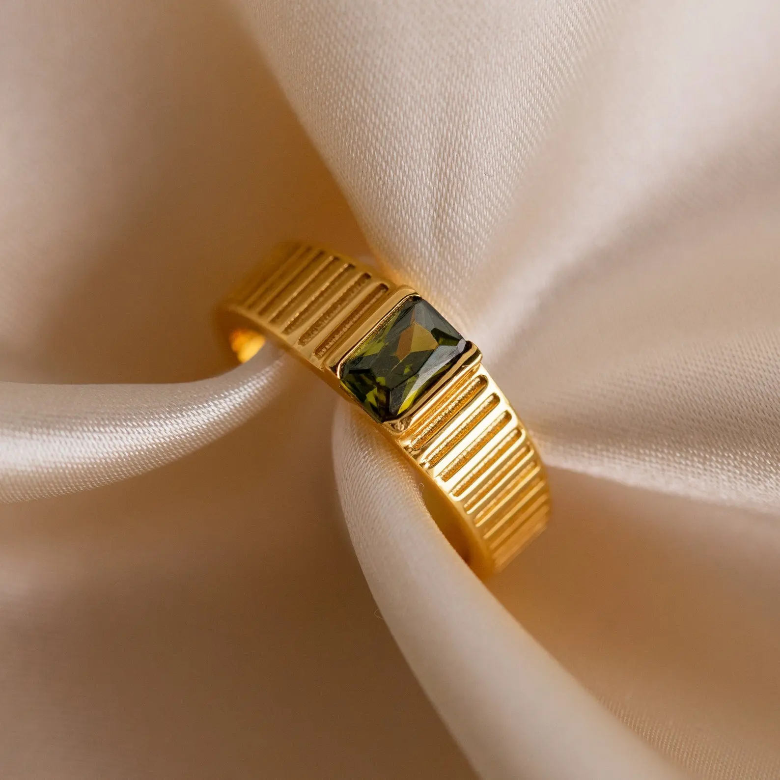 Olive Peridot Signet Ring by Caitlyn Minimalist - Vintage Green Gemstone Statement Ring - Art Deco Jewelry - Gift for Daughter
