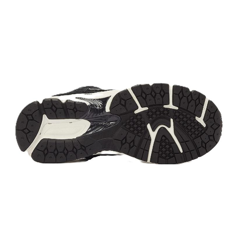 Little Kid's New Balance 2002 Black Black (PC2002BK)